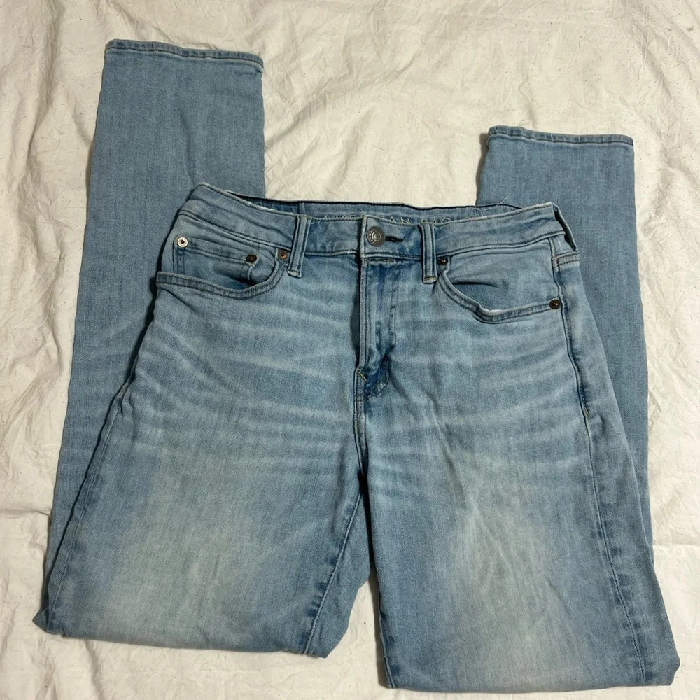 American Eagle Outfitters Men’s Slim Jeans - Light Blue Wash